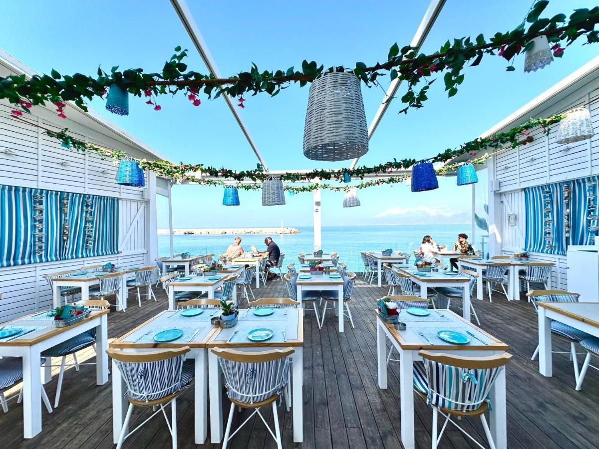 Skipper Beachfront Suites Hersonissos (Crete) Exterior foto