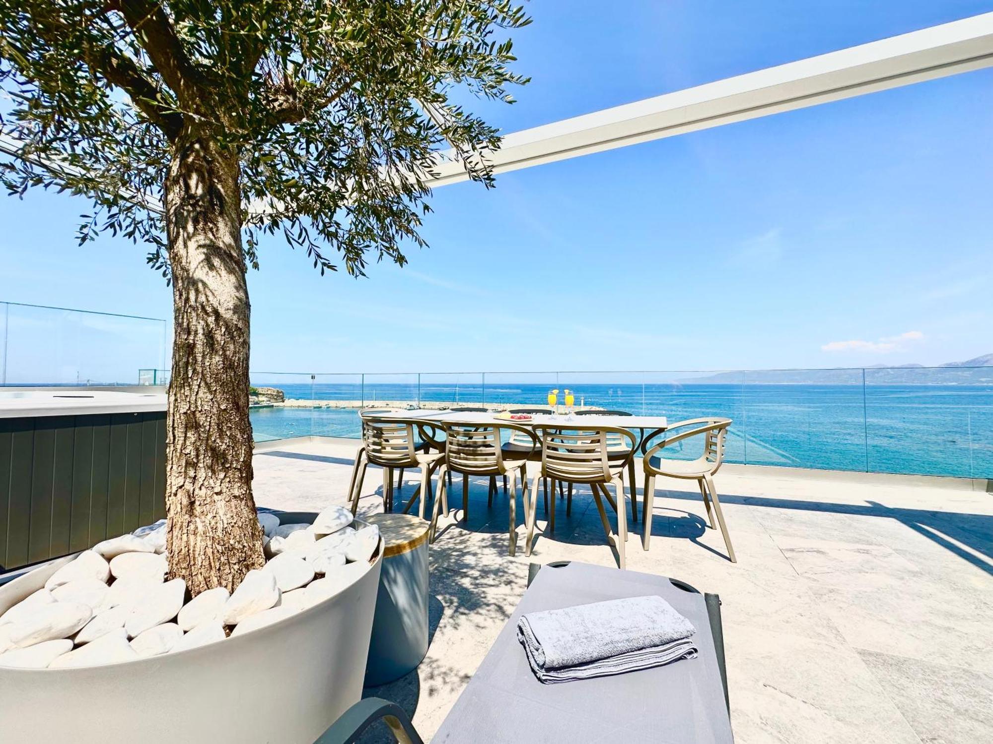 Skipper Beachfront Suites Hersonissos (Crete) Exterior foto