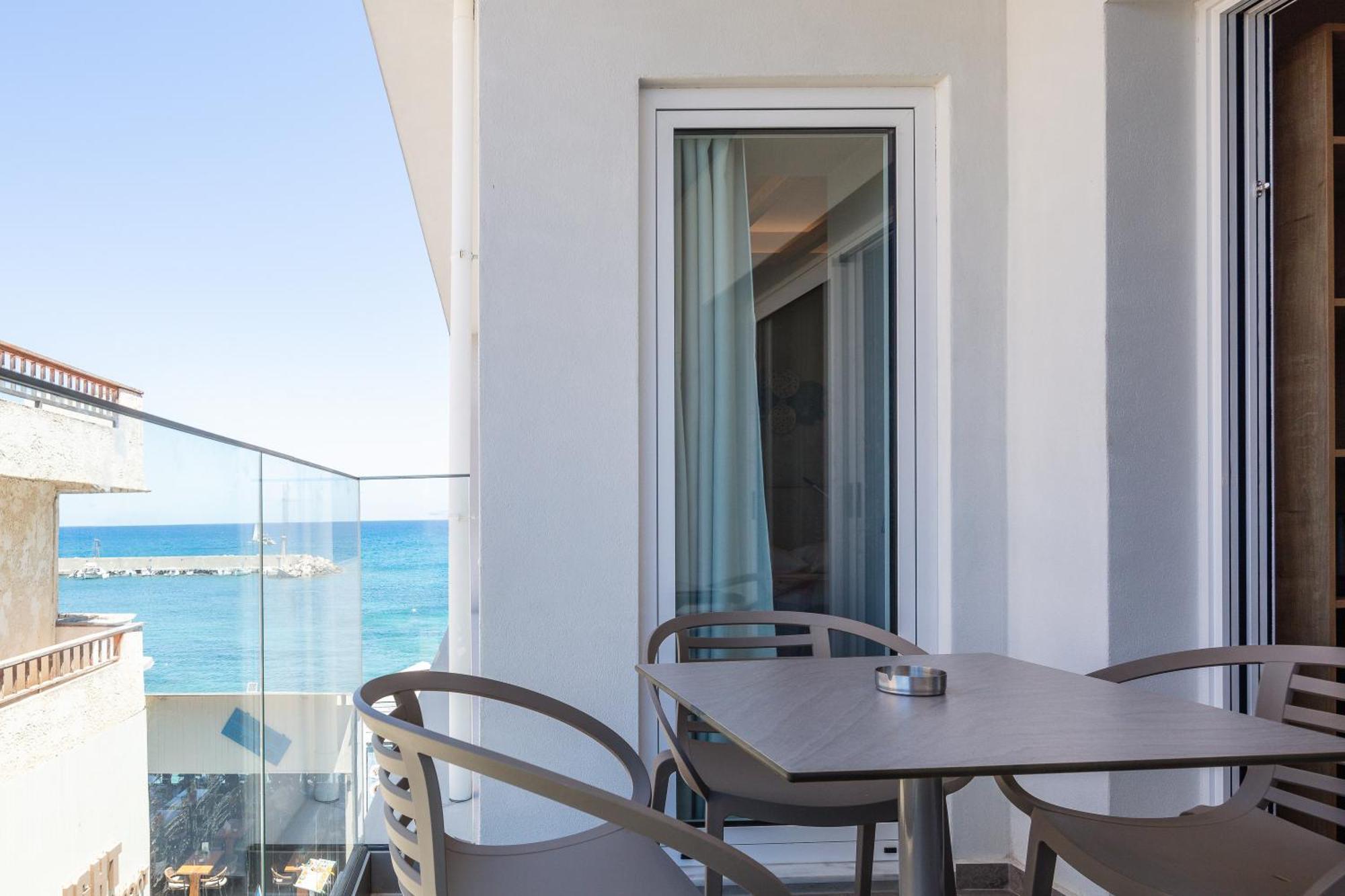 Skipper Beachfront Suites Hersonissos (Crete) Quarto foto