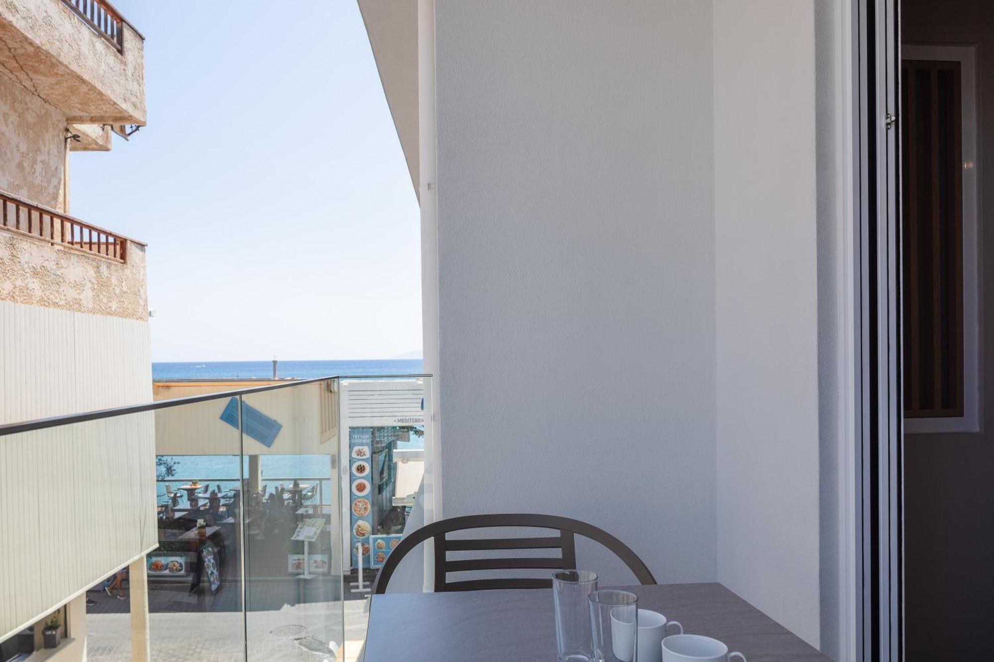 Skipper Beachfront Suites Hersonissos (Crete) Exterior foto