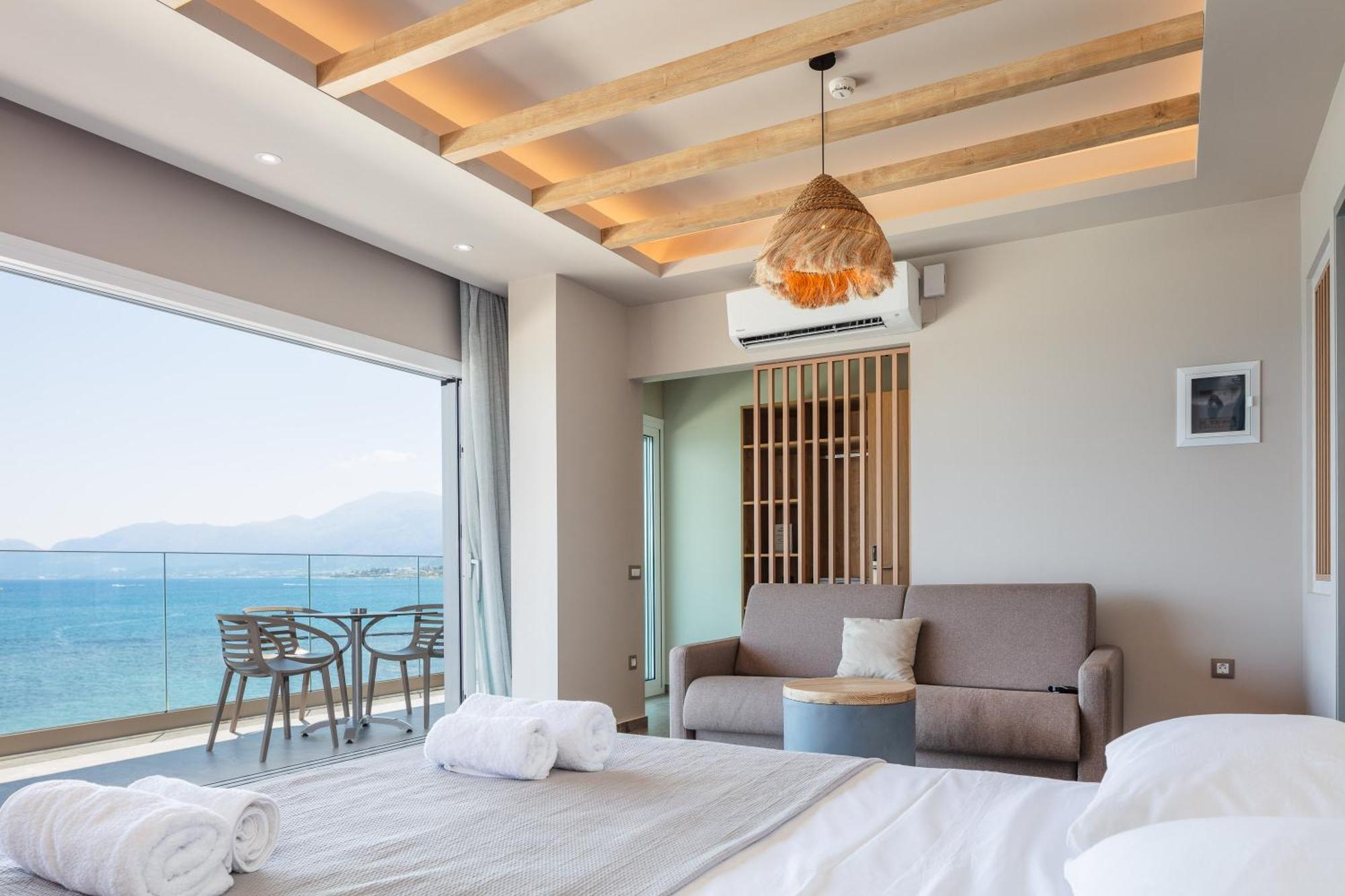 Skipper Beachfront Suites Hersonissos (Crete) Exterior foto